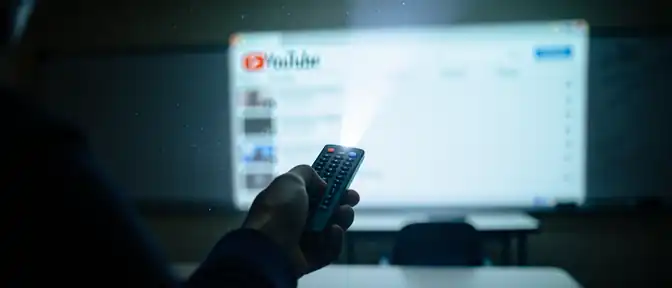 Неудачный клик: как история просмотров в YouTube лишила педагога работы